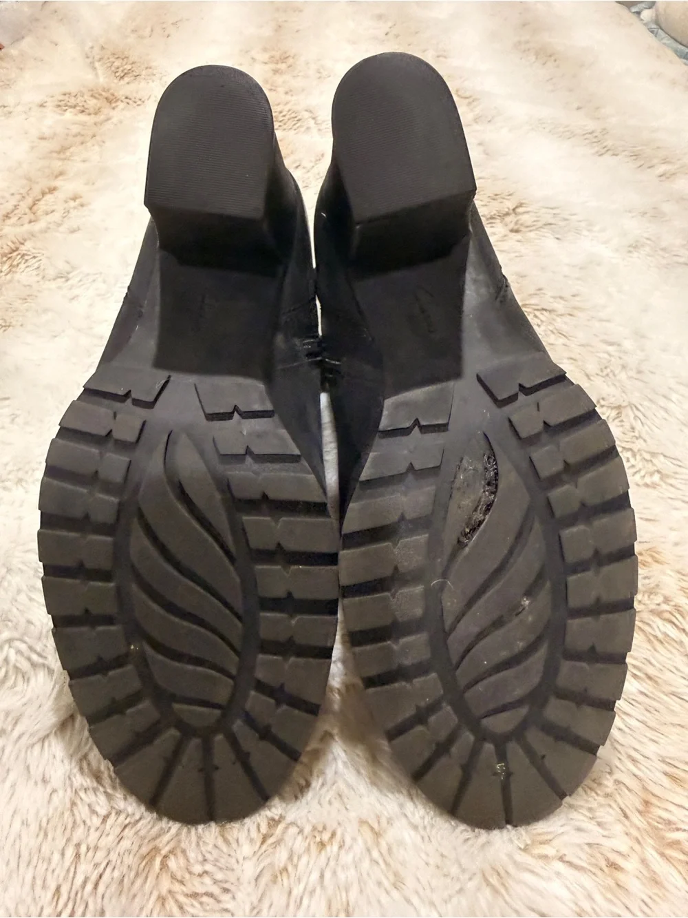 Clarks Women’s Black Leather Ankle Booties Block Heel – Size 8